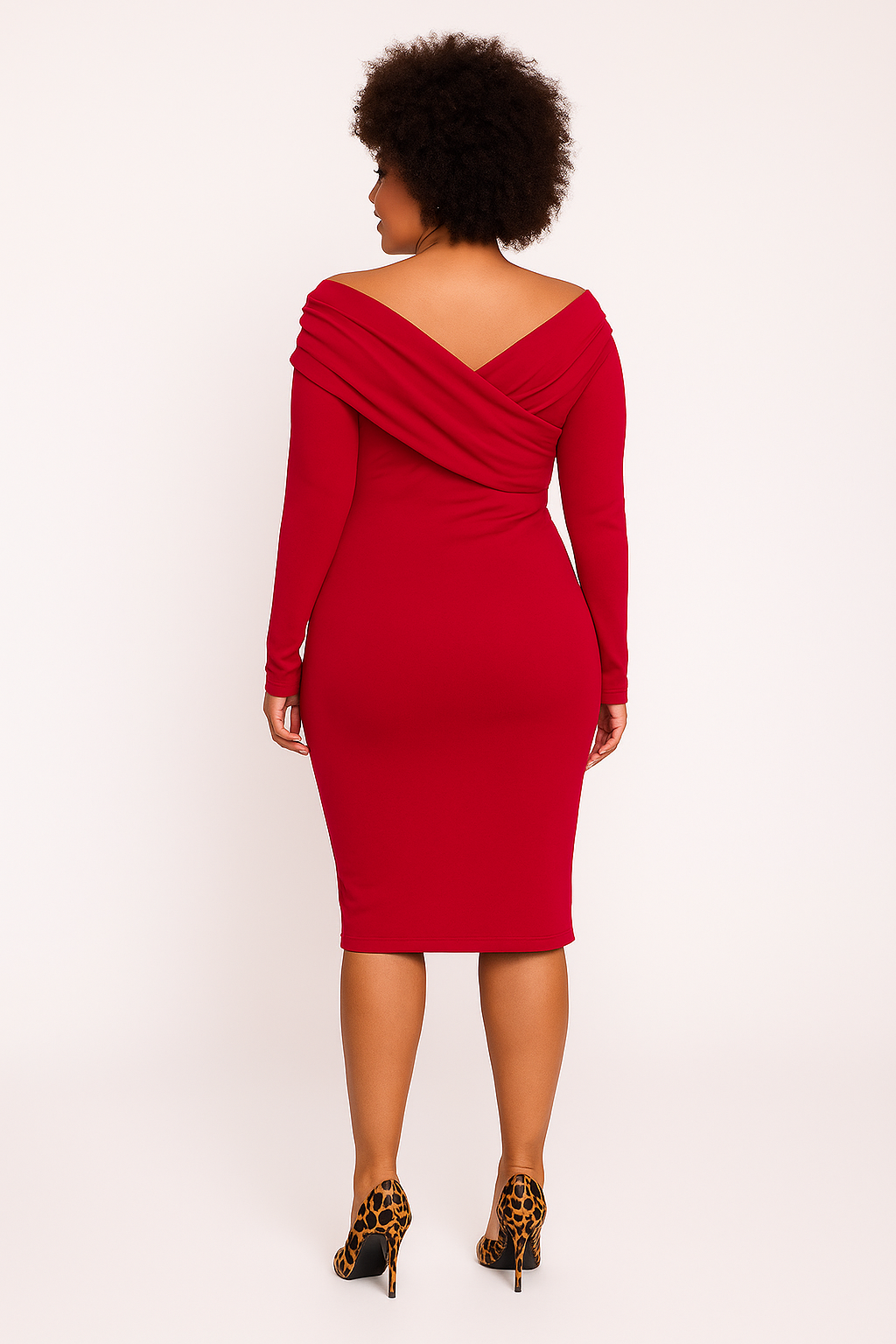 Prêt-à-porter haut de gamme :
Signature Moe – Robe Drapée à l’Allure Sculptée
