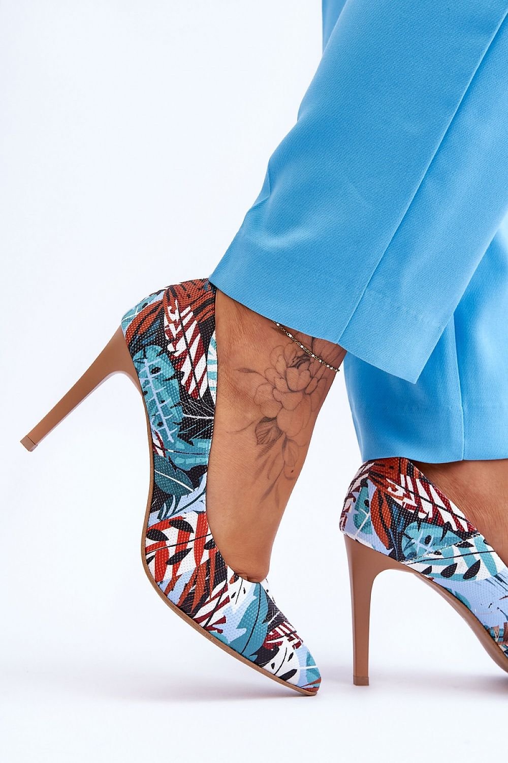 Escarpins en cuir naturel à talon aiguille – modèle Step in Style