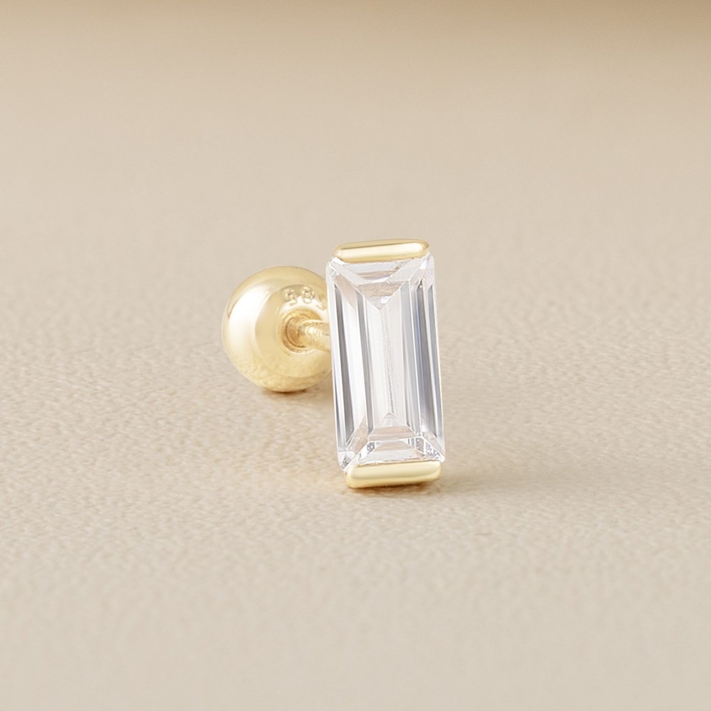 14K (58.5%) SOLID GOLD RECTANGLE PIERCING