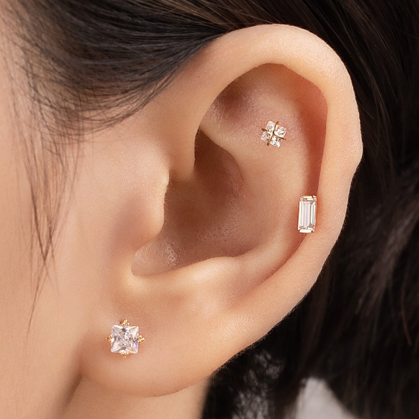 14K (58.5%) SOLID GOLD RECTANGLE PIERCING