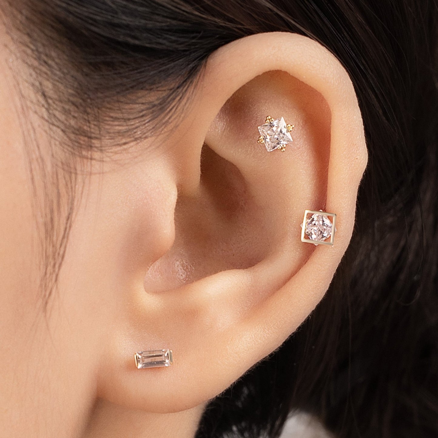14K (58.5%) SOLID GOLD RECTANGLE PIERCING