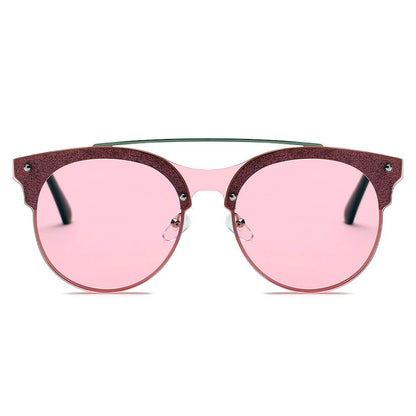 ENDICOTT – Lunettes Rondes avec Barre Sourcilière
Look rétro. Énergie moderne. Élégance assurée.