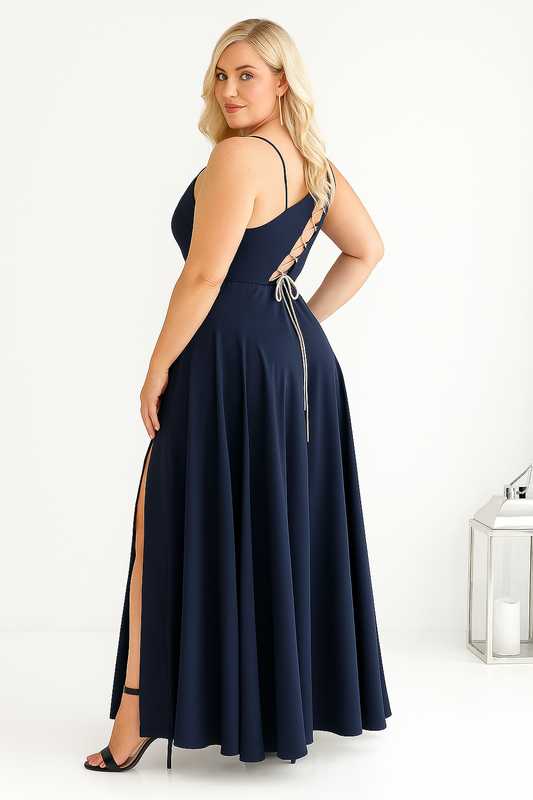 Robe longue “With You” – Élégance asymétrique et dos tressé