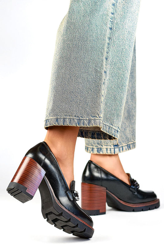 Escarpins noirs en éco-cuir– Talon aiguille 9 cm – Bout carré – Modèle PRIMO